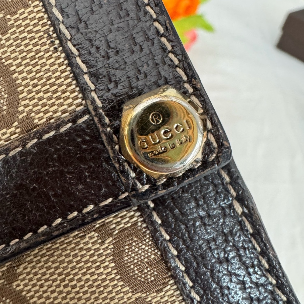 Authentic Gucci Tan and Brown Monogram Wallet with Box - Picture 8 of 14